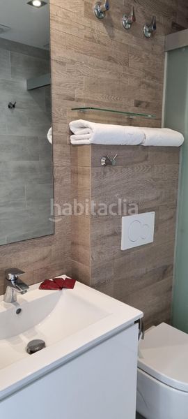 Foto f2cd7237-6f9f-4d8a-b98a-260445bf5d20. Casa adossada amb aparcament piscina a l´Estartit poble Estartit