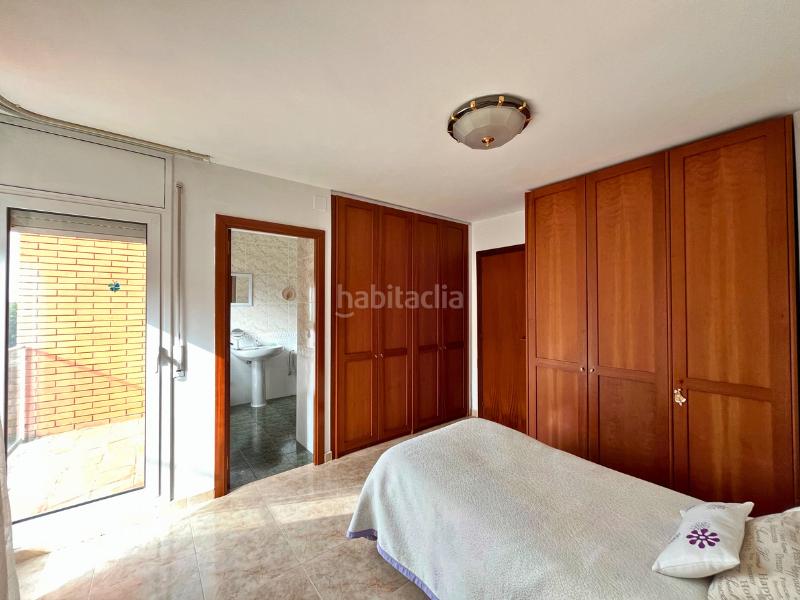 Foto 27b1985f-5991-4d2f-9dd7-95fee216ce87. Casa adossada amb calefacció aparcament a Torrent Ballester Viladecans