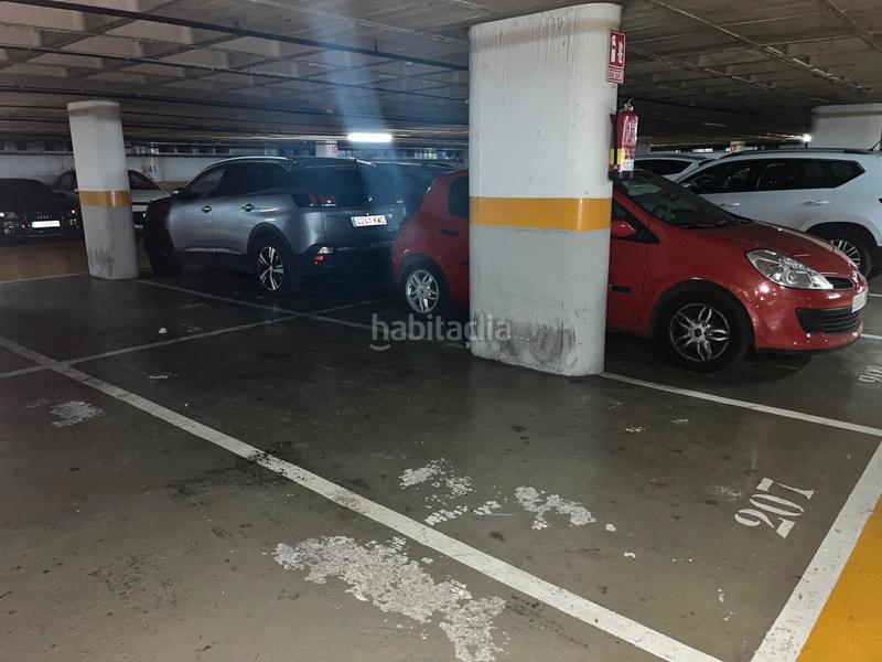 Foto 57010e9a-a1ac-44e9-b727-2225e6a76dff. Aparcament cotxe a La Gavarra Cornellà de Llobregat