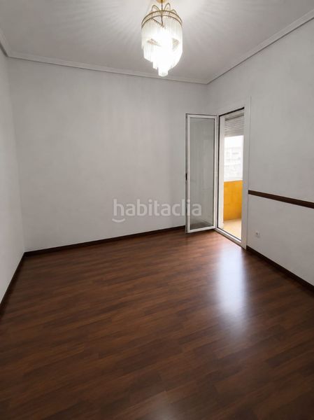 Foto 9d1ac5e7-e138-40d1-9bf9-0ce97522949e. Pis a Centre Cornellà de Llobregat