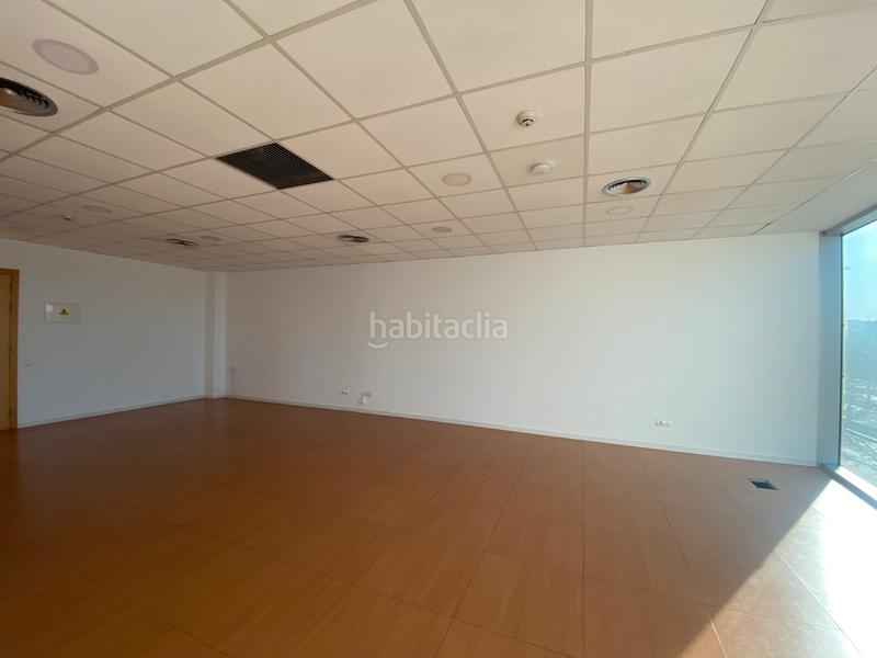 Foto ecb1d2fb-4777-4f00-81a4-489573af377c. Affitto ufficio in carretera de sant cugat 63 in Mercat Rubí