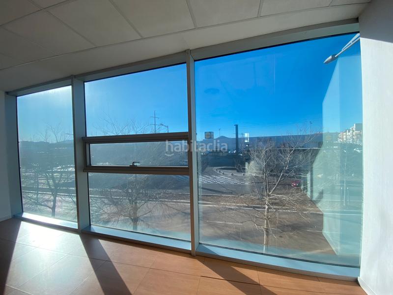 Foto 0b72d7ff-140c-4771-ac21-397aec332029. Alquiler oficina en carretera de sant cugat 63 oficina diáfana en Rubí