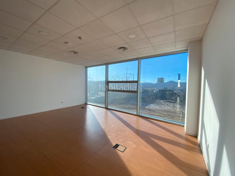 Foto 1b84bfb6-281a-4cd2-a389-b7444999f864. Lloguer oficina a carretera de sant cugat 63 a Mercat Rubí