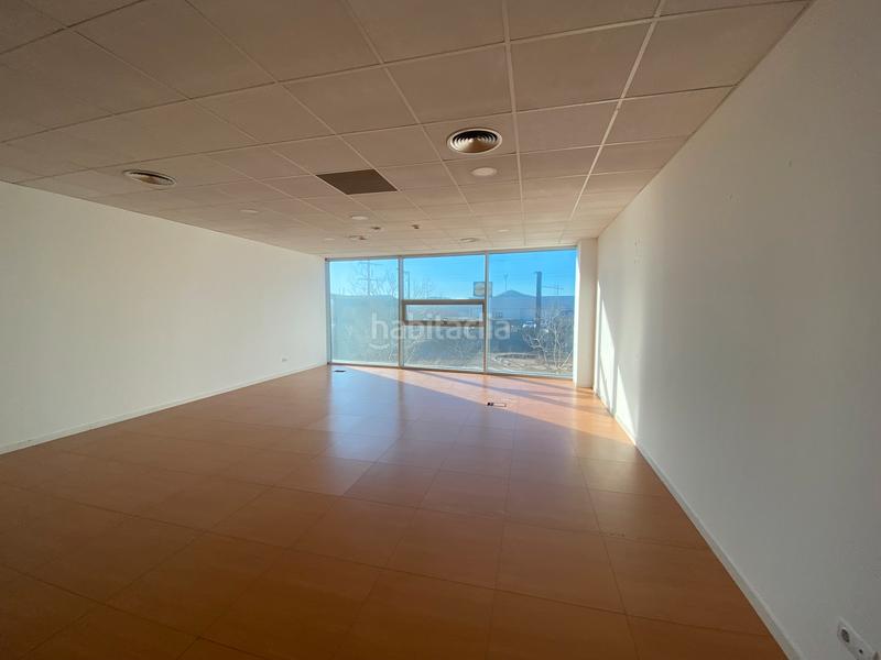 Foto 047b532d-3564-41e1-b3cf-294b4dbb8077. Location bureau dans carretera de sant cugat 63 dans Rubí