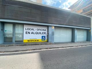 Rent Business premise in Carrer de l'esperanto 12. Local - oficina en alquiler
