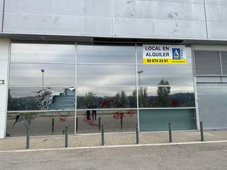 Location Bâtiment à usage industriel à Avinguda del tèxtil 42. **oportunidad de alquiler: nave comercial en el park valles**