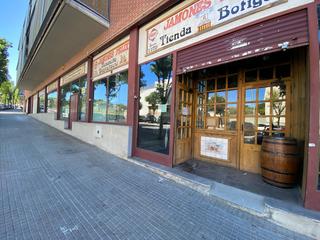 Business premise in Avinguda Comas i Solà 2