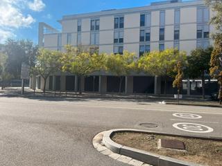 Business premise in Avinguda de la Clota 47