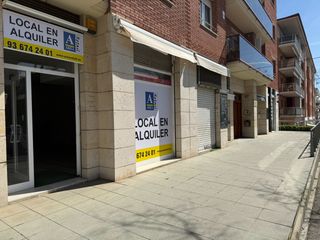 Lloguer Local Comercial  Passeig de francesc maci�. Local alquiler zona collfav�