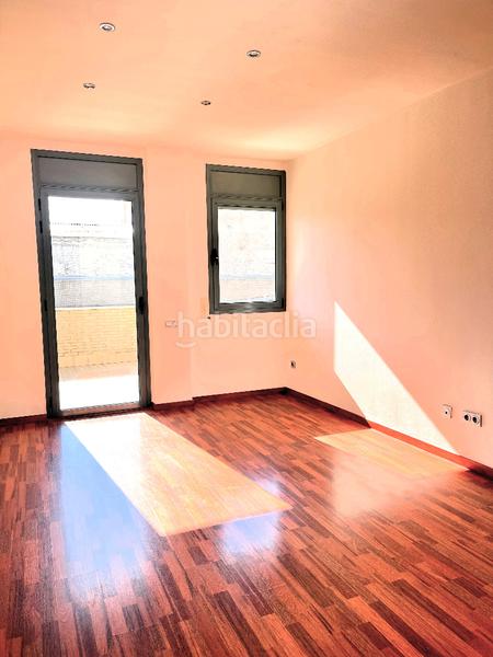 Foto 5ebee1d8-fd37-49cb-af08-c95a0b9bcbe0. Rent flat in carrer de caresmar 122 in Can Feu Sabadell
