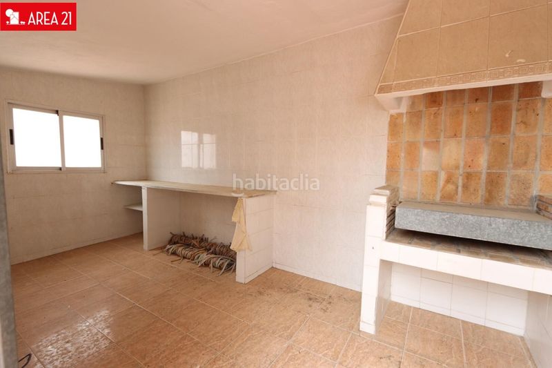 Foto b43febb7-b0aa-4ea8-922d-6918dfd4ebb5. Edifici a Núcleo Urbano Pobla de Vallbona (la)