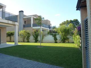 Location Maison jumelée à La Conarda. Pareado en alquiler de cuatro dormitorios