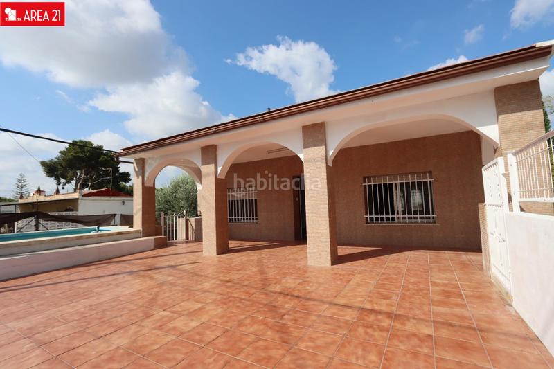 Foto 4cf6a180-a566-45a6-a26f-3787cda69f8a. Chalet  en venta en les masies betera en Centro Bétera
