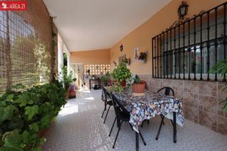 Chalet à Urbanizaciones. Chalet reformado en lliria  alt de la botigueta