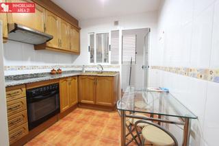 Appartement à Núcleo Urbano. Piso en planta baja con garaje