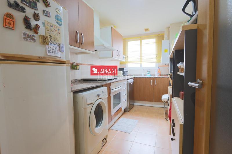 Foto f4d60619-74ae-464a-9bdb-eebefb39c792. Flat with parking in Parque de la Bombilla Llíria