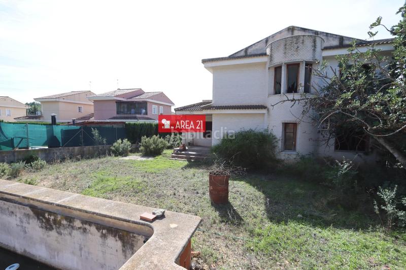 Foto 21006999-2d96-439a-b3e3-4a8bd85ee853. Chalet avec parking dans Urbanizaciones Llíria