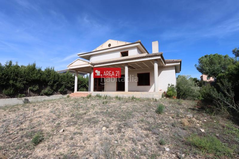 Foto 415775a3-527e-473d-8b8f-5f9df6115468. Chalet avec parking dans Urbanizaciones Llíria