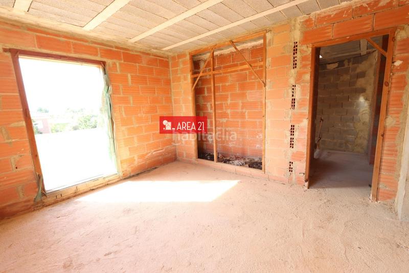 Foto 5d50addf-83f1-4d29-9ba8-19405994c198. Chalet avec parking dans Urbanizaciones Llíria