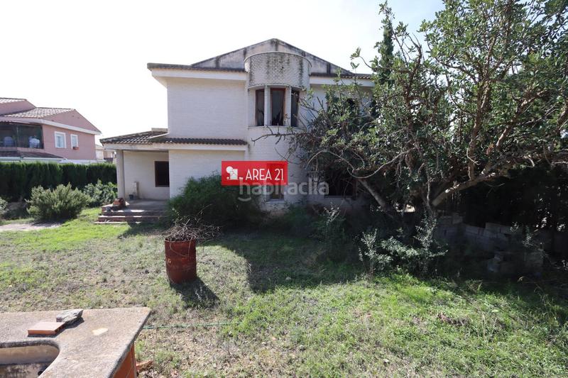 Foto 67811fe5-b0bf-49a3-97f0-36523d1d822f. Chalet avec parking dans Urbanizaciones Llíria