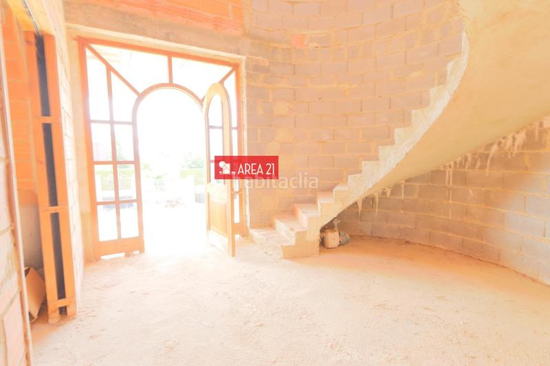 Foto 81c2d3a1-8e3c-4418-ae7f-c4b81d0b4803. Chalet avec parking dans Urbanizaciones Llíria