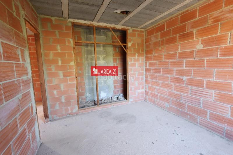 Foto f66a0fbe-a4c5-4e25-b2fd-d231e32f976e. Chalet avec parking dans Urbanizaciones Llíria