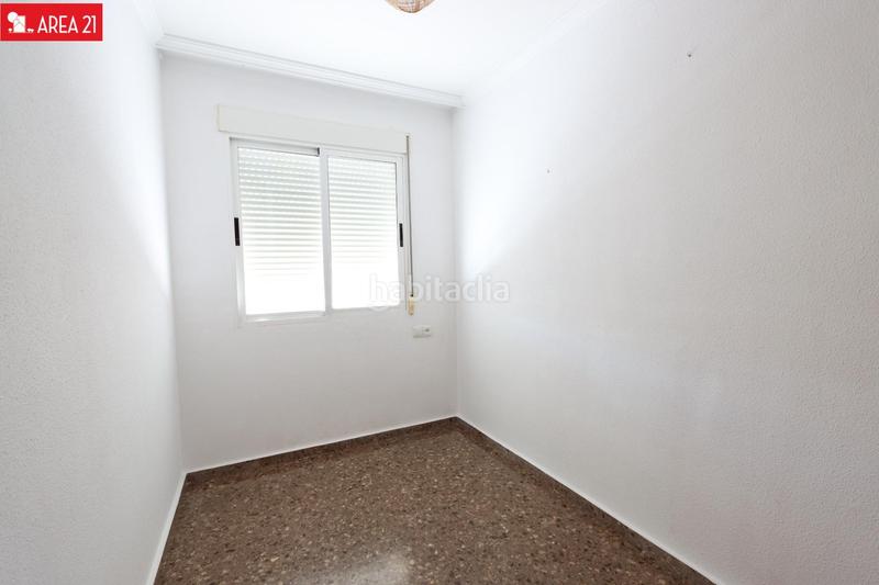 Foto a9ef00dd-5938-40b2-8a98-1a2fd23b7b1e. Affitto appartamento con parcheggio in Núcleo Urbano Pobla de Vallbona (la)