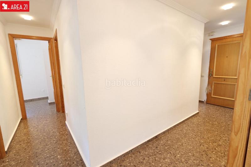 Foto f47956fb-500f-4b02-ae68-5a6b2c6e2302. Affitto appartamento con parcheggio in Núcleo Urbano Pobla de Vallbona (la)