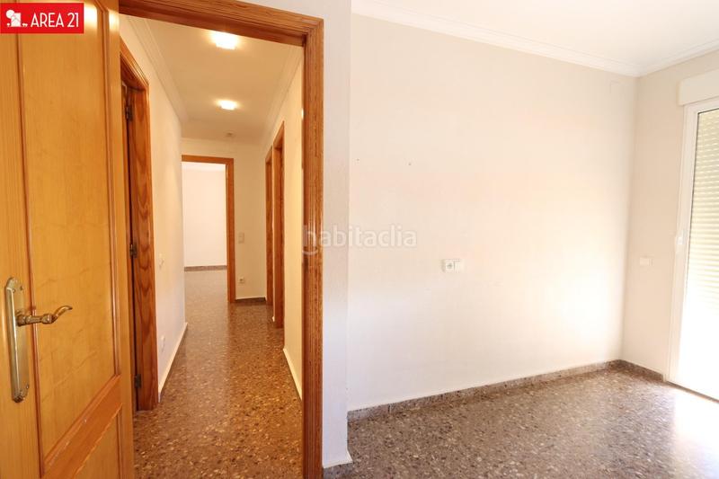 Foto aca768b4-98d9-4ecb-9f0e-adb00dbc853d. Alquiler piso  centrico con ascensor, garaje y trastero en Pobla de Vallbona (la)