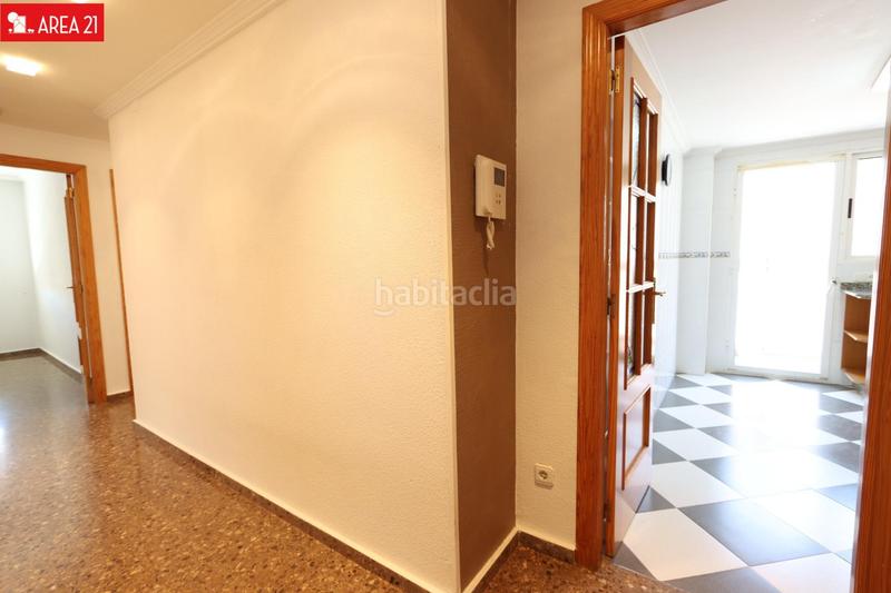 Foto da21f153-f467-435f-88f9-63421d72fd86. Alquiler piso  centrico con ascensor, garaje y trastero en Pobla de Vallbona (la)