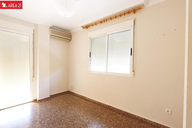 Foto 9e20300f-b894-442c-9cbe-c51055d415ac. Rent flat with parking in Núcleo Urbano Pobla de Vallbona (la)