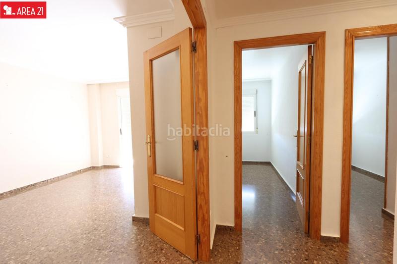 Foto 9f32c53c-0bd9-4dca-b319-1d1513866963. Rent flat with parking in Núcleo Urbano Pobla de Vallbona (la)