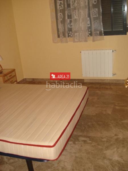 Foto 083d87ef-57cd-4f38-bd05-41893a6f5c61. Piso  esquinero en Núcleo Urbano Pobla de Vallbona (la)