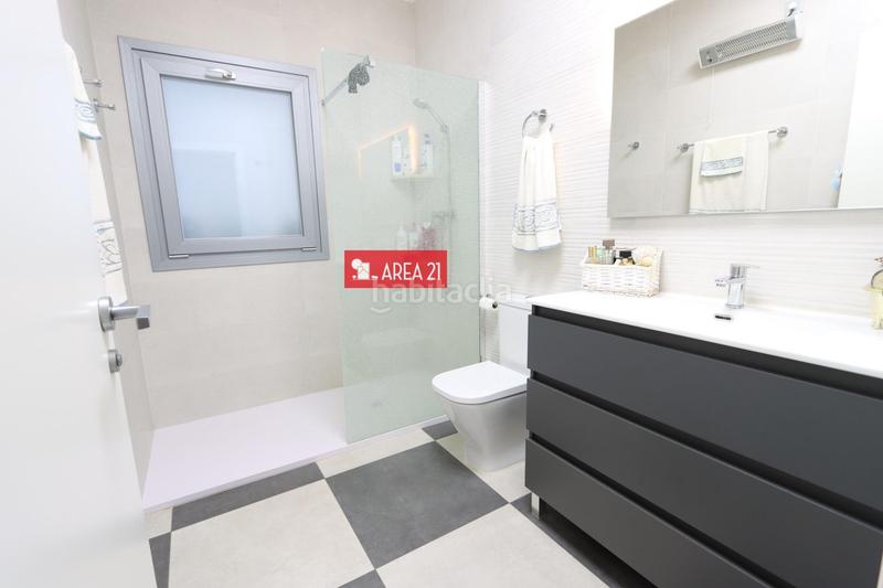 Foto 575d0285-3083-4744-b58c-62b5a6e0f70e. Maison avec parking dans Núcleo Urbano Pobla de Vallbona (la)