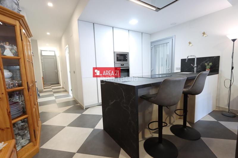 Foto c06fc51e-0512-4c03-af6d-0628cba89b4b. Maison avec parking dans Núcleo Urbano Pobla de Vallbona (la)