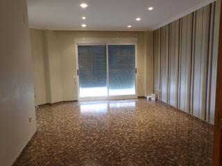 Miete Etagenwohnung in Parque de la Bombilla. Piso en alquiler en la mejor zona de lliria