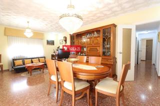 Etagenwohnung in Núcleo Urbano. Amplio piso muy céntrico en la pobla de vallbona