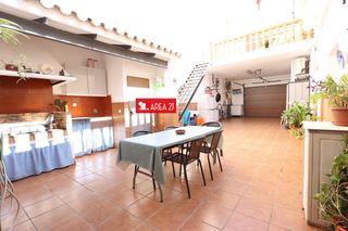House in Núcleo Urbano. Casa de pueblo en venta