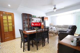 Flat in Núcleo Urbano. Piso en venta la pobla de vallbona