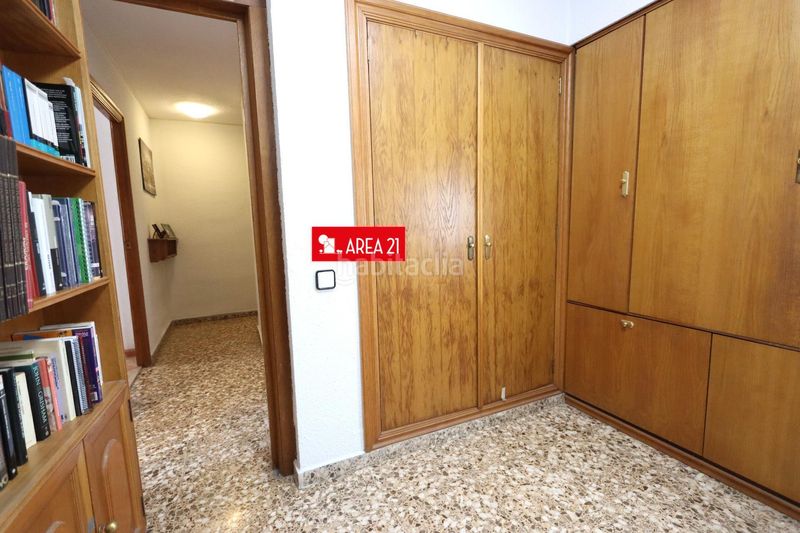 Foto b0427403-9c3b-4d00-a6f0-10173c94e266. Pis amb aparcament a Sant Antoni Valencia