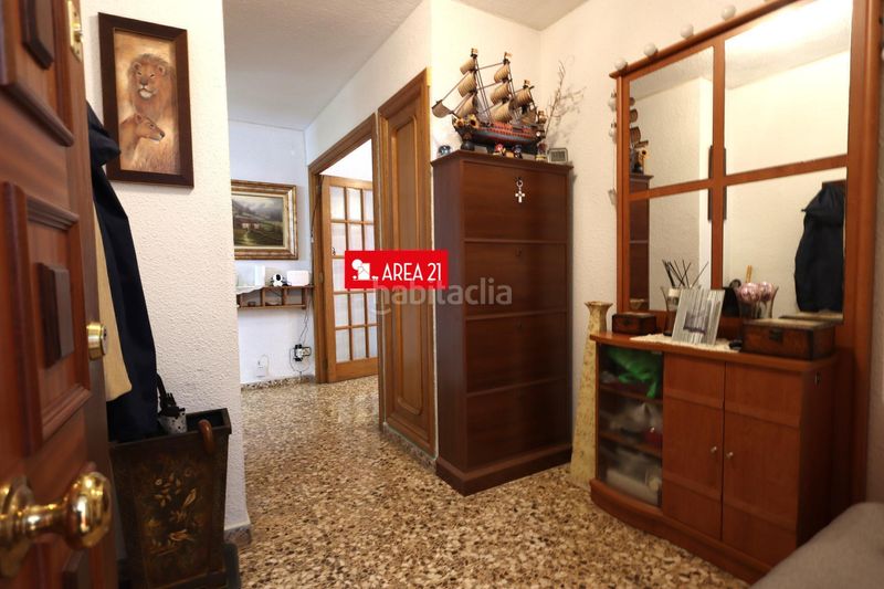Foto b30763fc-12af-4fb6-a061-a008a9556a20. Pis amb aparcament a Sant Antoni Valencia