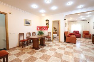 Casa in Núcleo Urbano. Casa de pueblo en la pobla de vallbona
