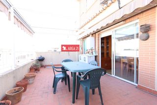 Attico in Núcleo Urbano. Ático en una planta con dos garajes incluidostrastero