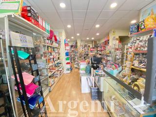 Lloguer Local Comercial a Riereta 1. Local en pleno centro de palausolità i plegamans
