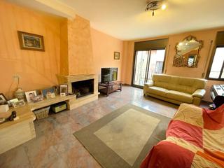 Reihenhaus in Caldes de Montbui. Casa adosada en venta en casc antic