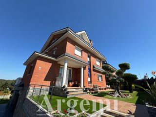 Chalet  Carrer carrer dels til·lers. Espectacular chalet en palausolità i plegamans