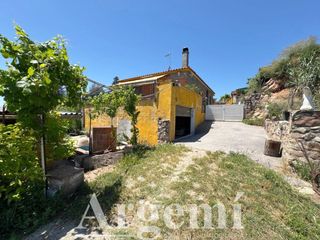 Casa in Palau-solità i Plegamans. Chalet en planta con cuadra de caballos y gran parcela en palaus