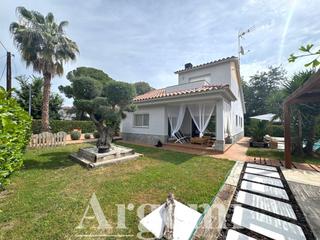 Xalet  Calle c/ ibiza. Venta de espectacular chalet en palau solita i plegamans