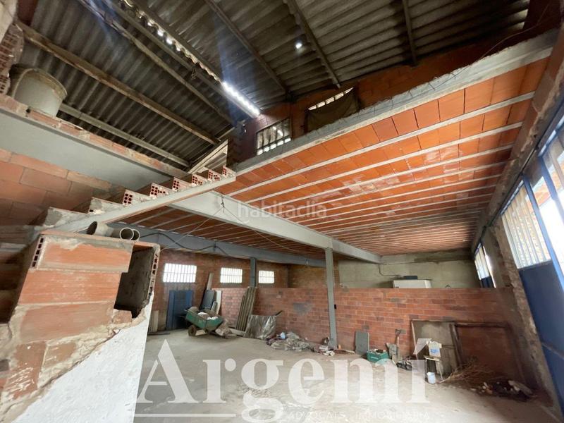 Foto 01daf04c-bea8-476b-87b9-0ec3b25223cf. Fabrikhalle in Palau-solità i Plegamans