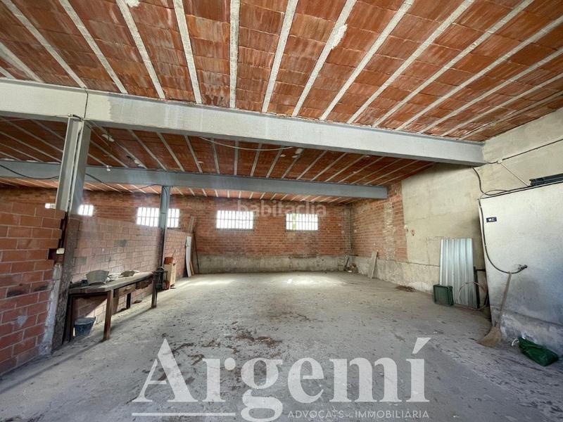 Foto 171201bd-a0e7-4a6e-b784-d0da893d3598. Fabrikhalle in Palau-solità i Plegamans